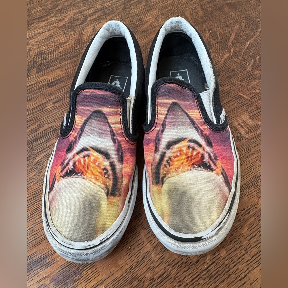 Kids Slip On Vans Size 1 Shark Fire